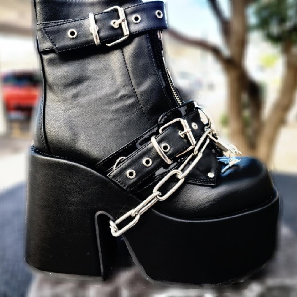 Boots - Picture 3 of 4